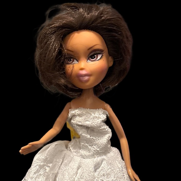 Bratz Doll Yasmin 2001 Re-dress with Elegant White and Pink Lace Dress - Picture 5 of 15